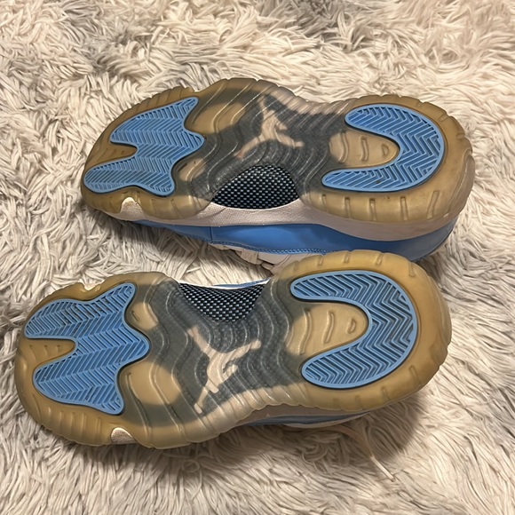 Air Jordan 11s Retro - Picture 8 of 8